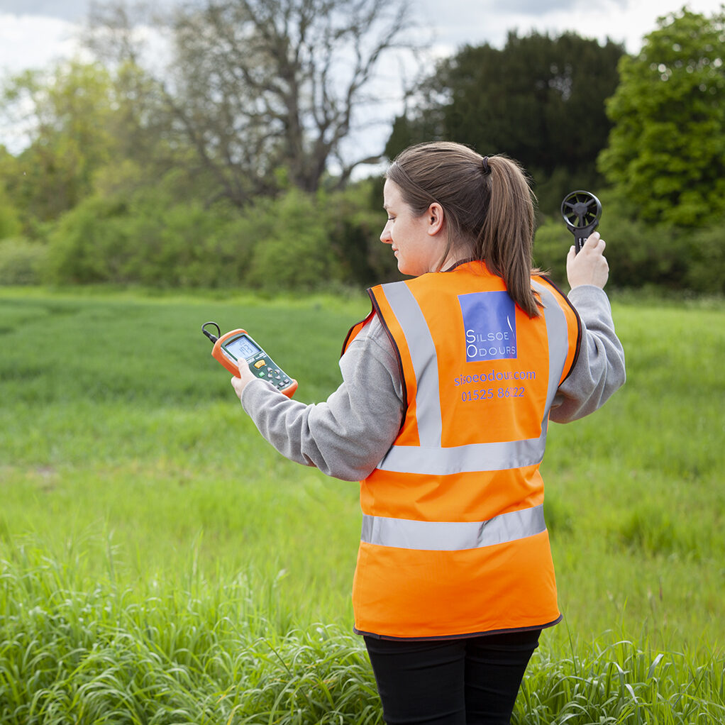 cropped-Odour-Survey_VS_SO_1653_1024px_SQUARE.jpg Odour surveyor in field